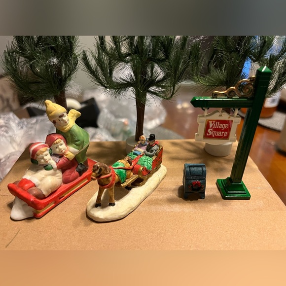 Christmas Village sets - Picture 10 of 10